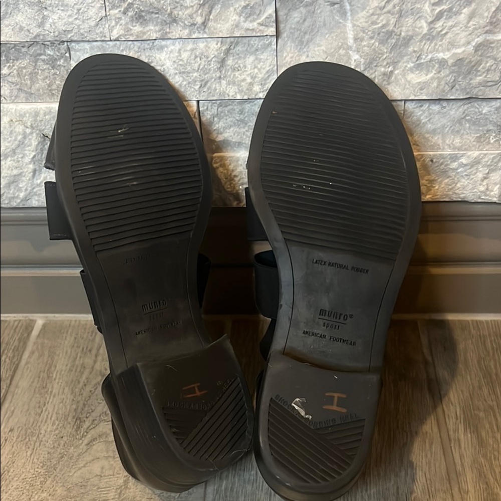 Munro Sport Black Women's loafers Comfort Design size 8 M - Picture 8 of 9